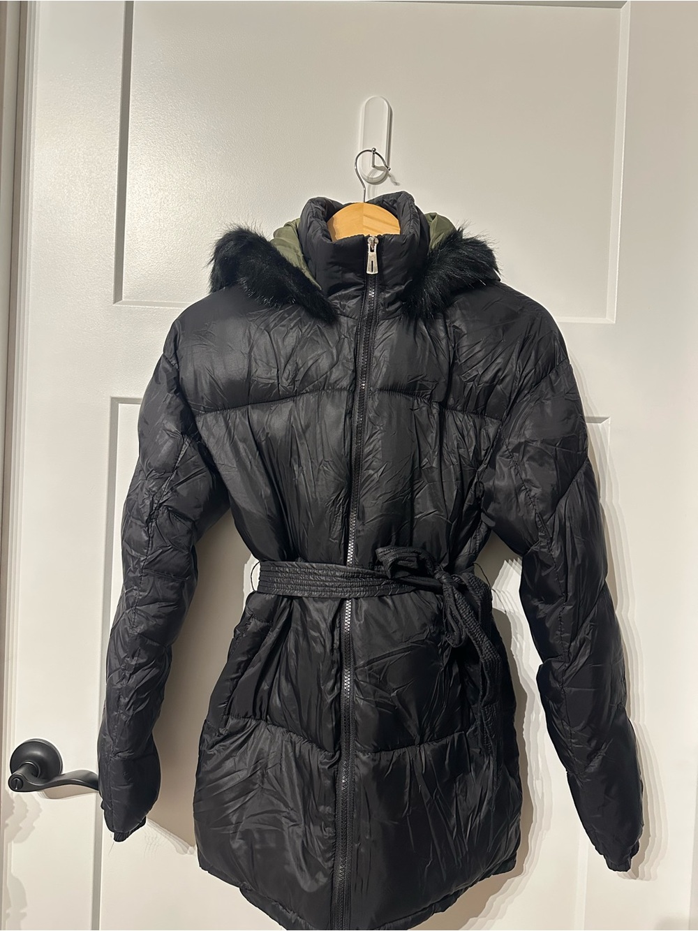 Black Women's Belted Puffer Coat with Faux Fur Trim - Bomber NEW